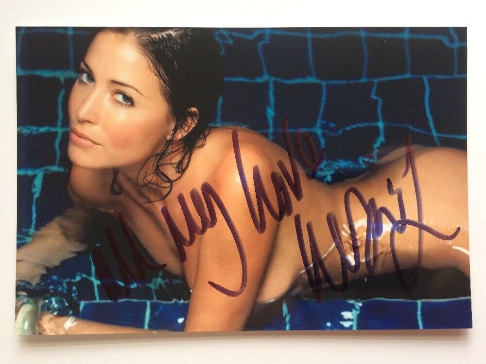 Lisa Snowdon Autographed Photo Poster painting Authentic Sexy Brunette Will Pass BAS JSA