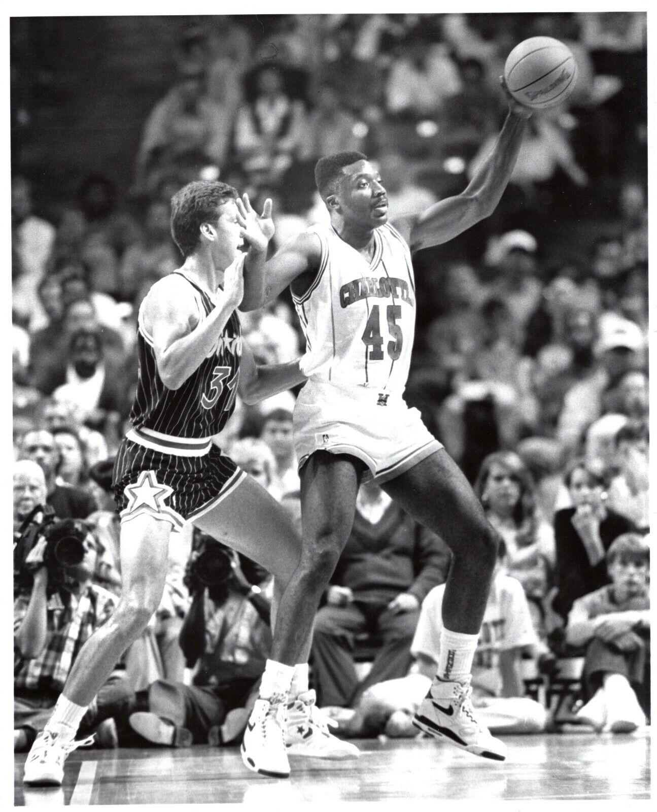 ARMON GILLIAM Charlotte Hornets Basketball NBA 8x10 Promo News Press Photo Poster painting 1990