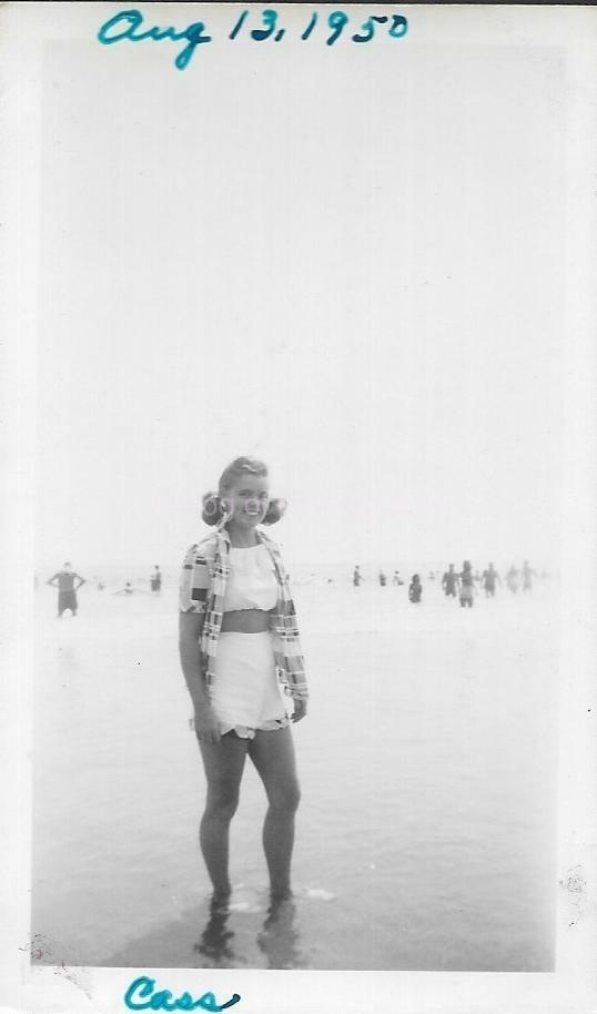 Vintage FOUND Photo Poster paintingGRAPH bw A DAY AT THE BEACH Original SNAPSHOT JD 110 4 P