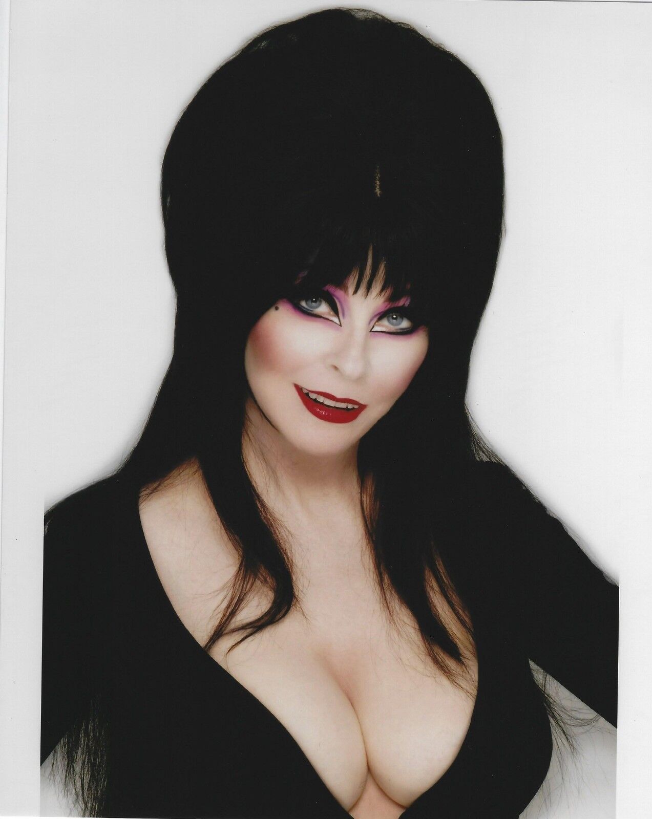 Elvira Mistress of the Dark 8x10 Photo Poster painting Cassandra Peterson Horror Movie Picture 1