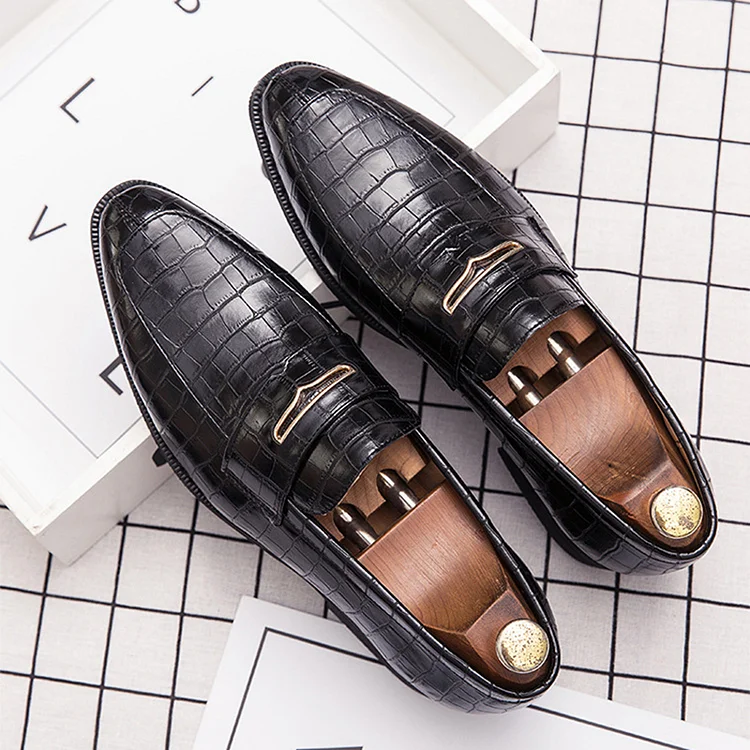Plaid Faux Leather Alloy Decor Slip-On Retro Loafers Shoes