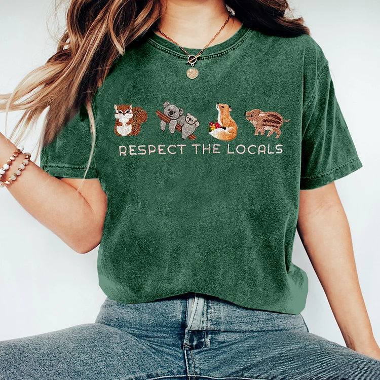 Simpfit Respect The Locals Waldtiere Besticktes gemütliches T-Shirt