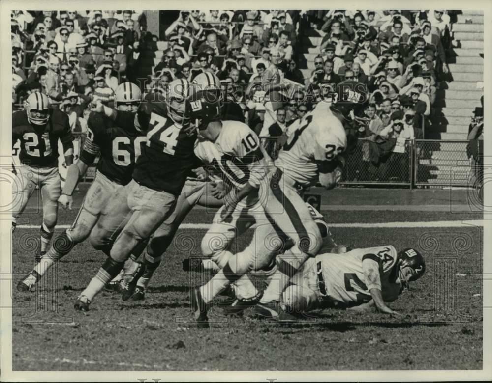 Press Photo Poster painting New York Giants Football's Fran Tarkenton during game - six01032