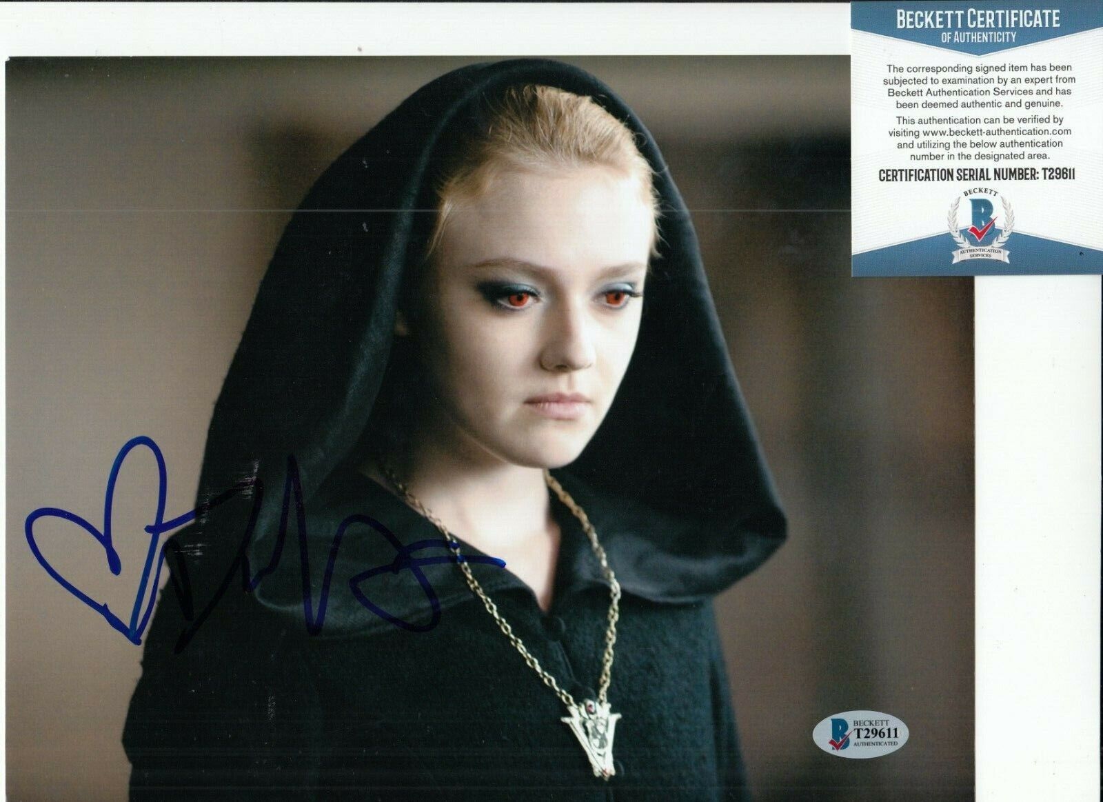 DAKOTA FANNING signed (THE TWILIGHT SAGA) Actress 8X10 Photo Poster painting BAS BECKETT T29611