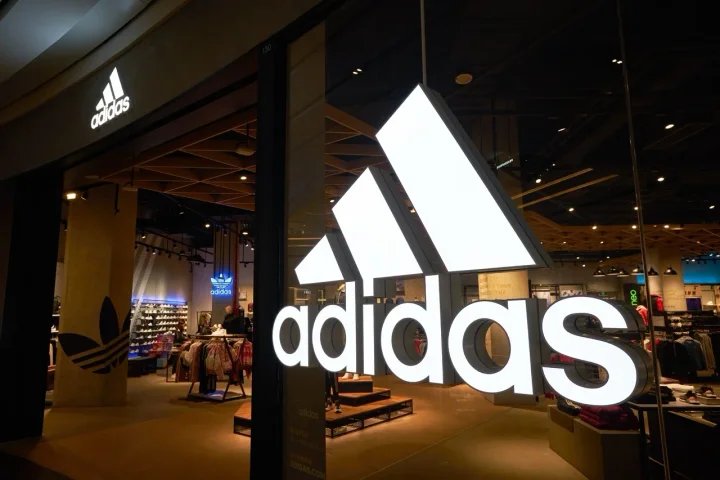 Az Adidas bejelentette San Franciscó-i üzletbezárását | Adidas | A korszak kora
