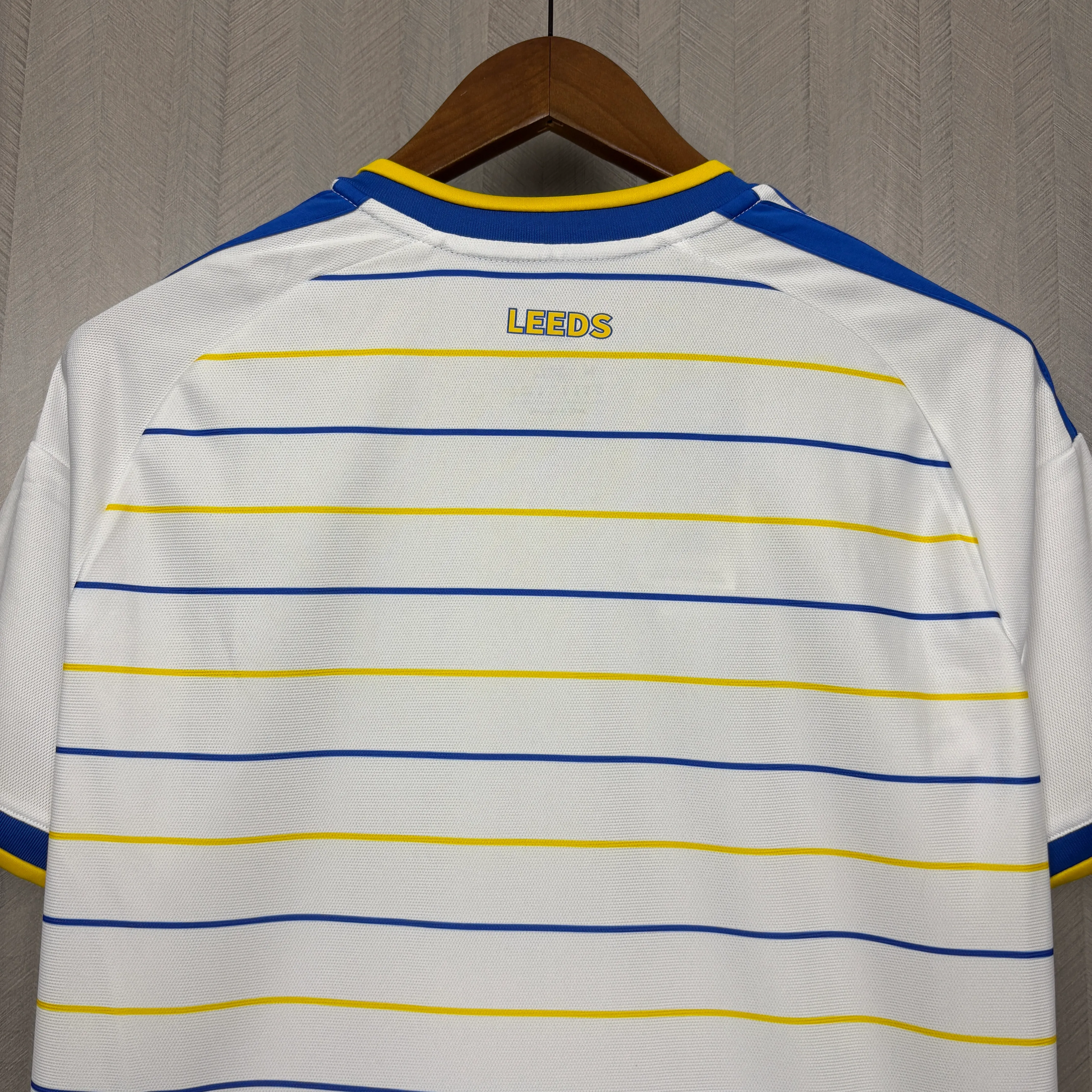 26/27 Leeds United Home Football Shirt Thai Quality
