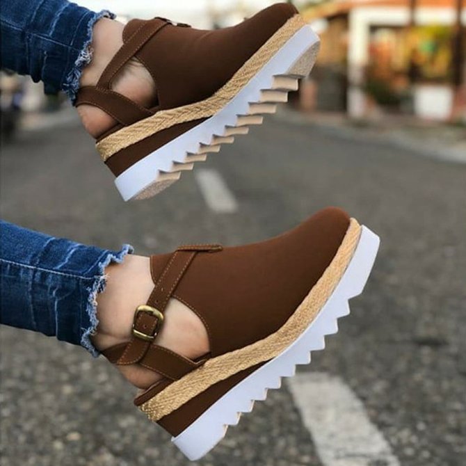 round toe sling backs