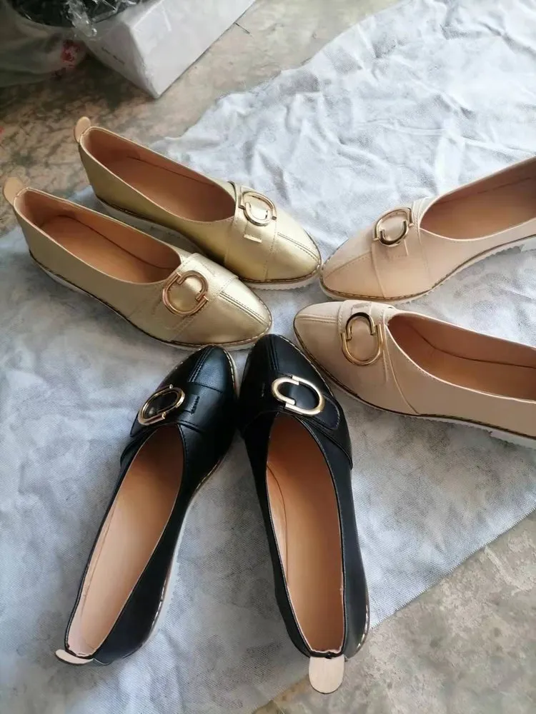 European American large size women's shoes autumn 2021 new style ladies pointed casual shallow mouth metal buckle single shoes