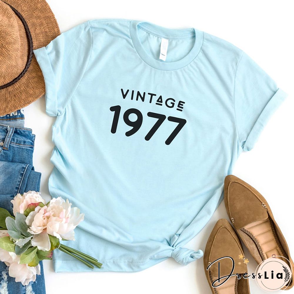 VINTAGE 1977 T-SHIRT WOMEN YEARS OLD 45TH BIRTHDAY GIFTS GIRLS MOM WIFE DAUGHTER PARTY TOP