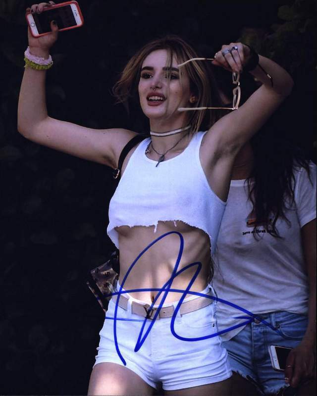 Bella Thorne signed celebrity 8x10 Photo Poster painting W/Certificate (2616e)