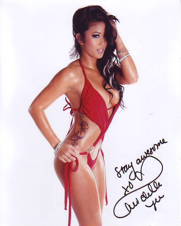 MICHELLE YEE signed autographed SEXY RED BATHING SUIT Photo Poster painting