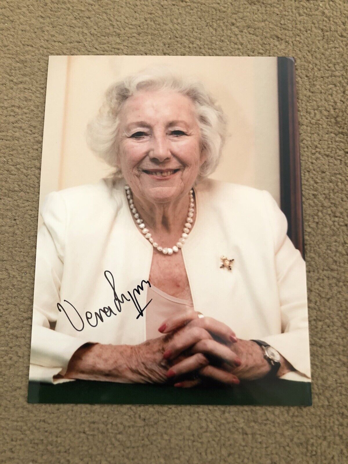 DAME VERA LYNN (FORCES SWEETHEART) SIGNED Photo Poster painting- 8x6”