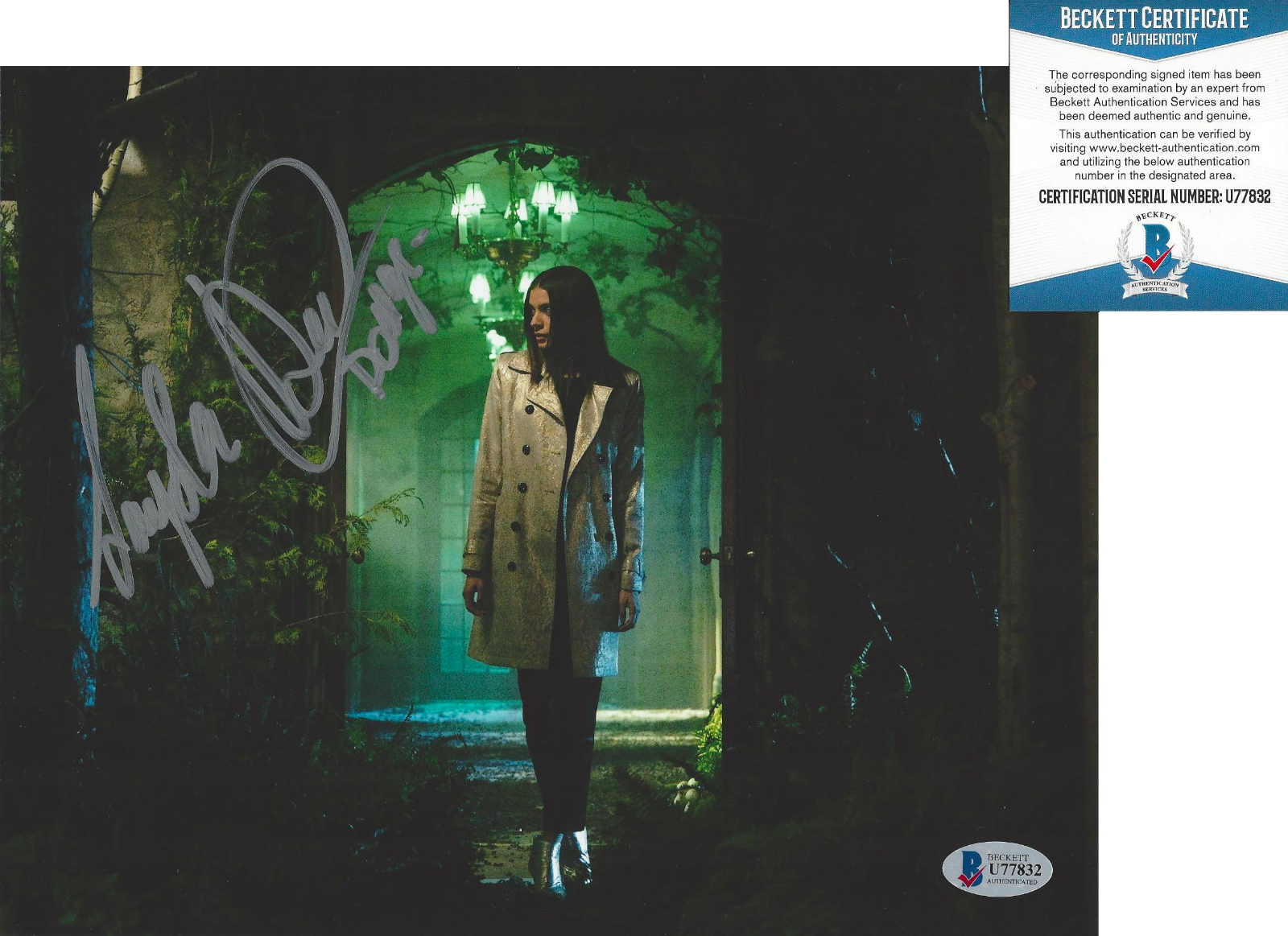 LAYSLA DE OLIVEIRA SIGNED 'LOCKE & KEY' DODGE 8x10 Photo Poster painting 4 PROOF BECKETT COA BAS