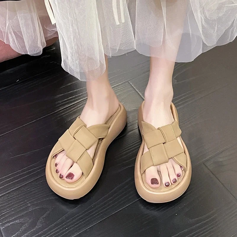 Breakj New Platform Sandals Female Summer Wear Sense Sandals Light Summer Fashion Beach Flip-flops Female Slippers Women