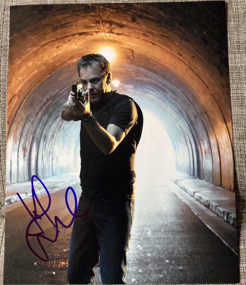 KIEFER SUTHERLAND SIGNED AUTOGRAPH CLASSIC 24 ACTION POSE 8x10 Photo Poster painting WITH COA A