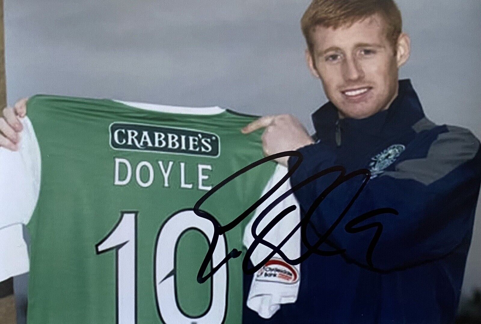 Eoin Doyle Genuine Hand Signed Hibernian 6X4 Photo Poster painting