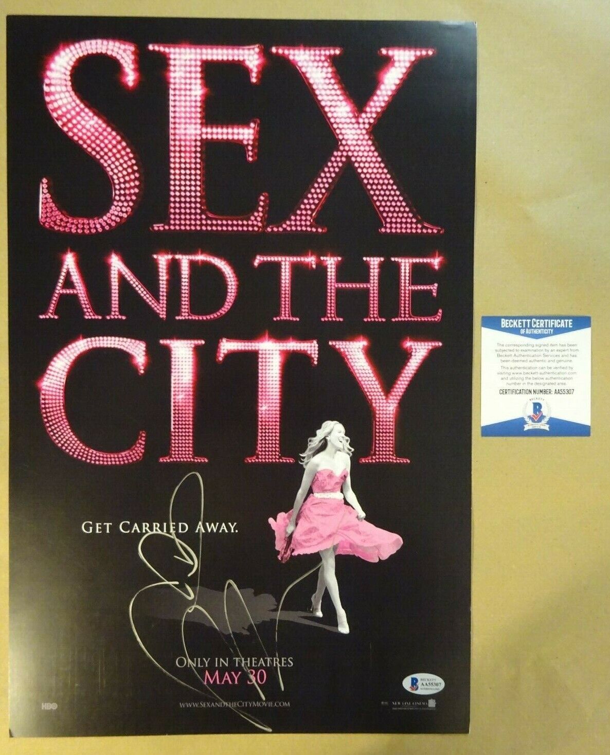 Signed SARAH JESSICA PARKER Autographed SEX AND THE CITY Photo Poster painting 11x17 BECKETT COA