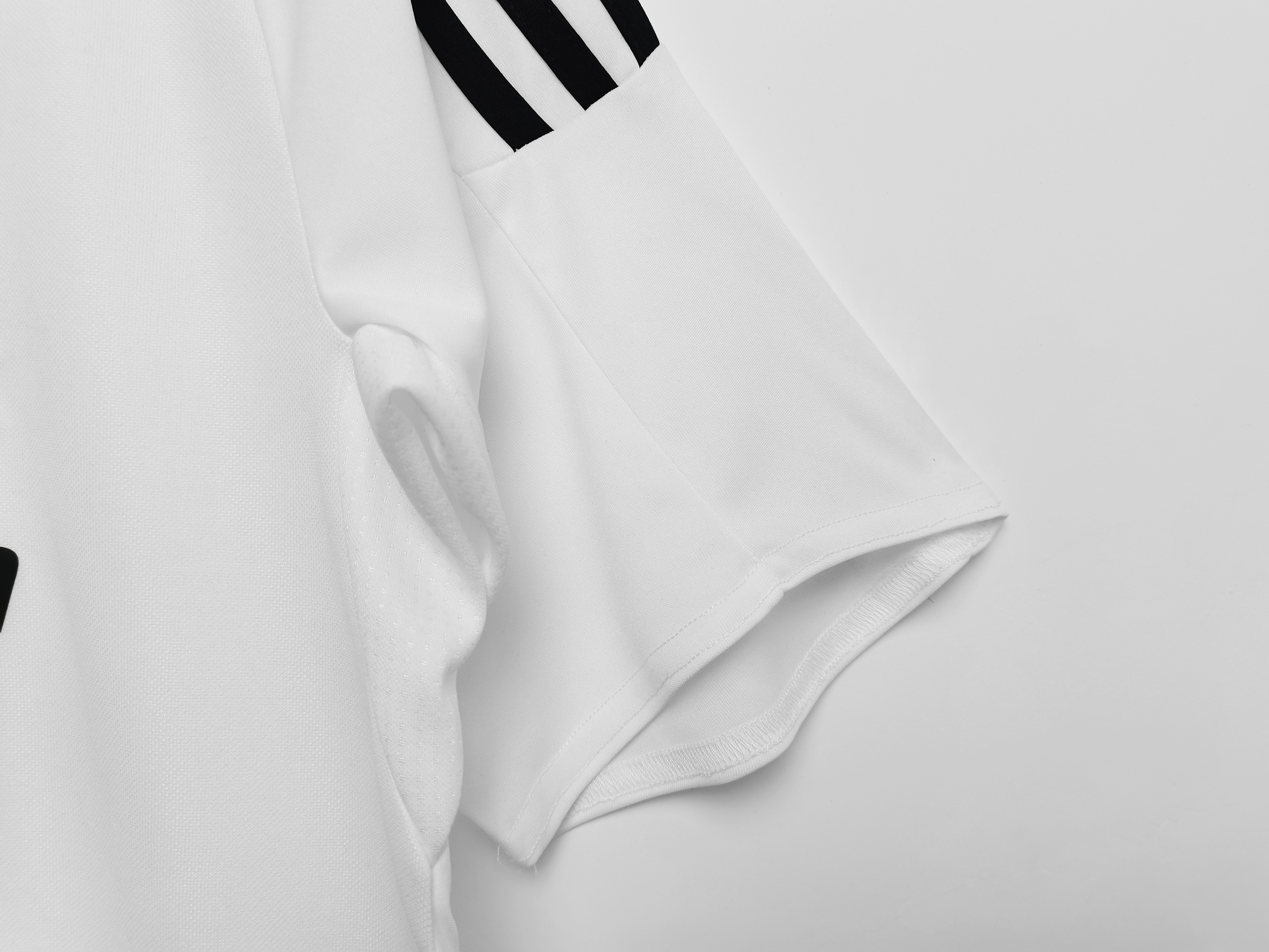 Retro 2008-09 Real Madrid Home Football Shirt Thai Quality