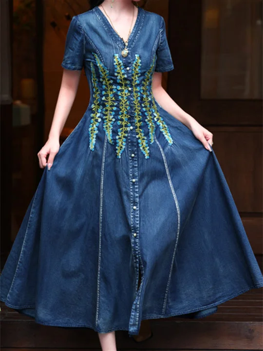 Women's Denim Embroidery Short Sleeve V-Neck Dress