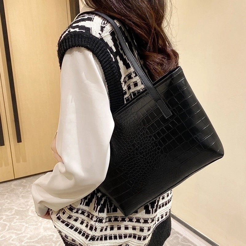 Women’s Large All Seasons Pu Leather Elegant Tote Bag