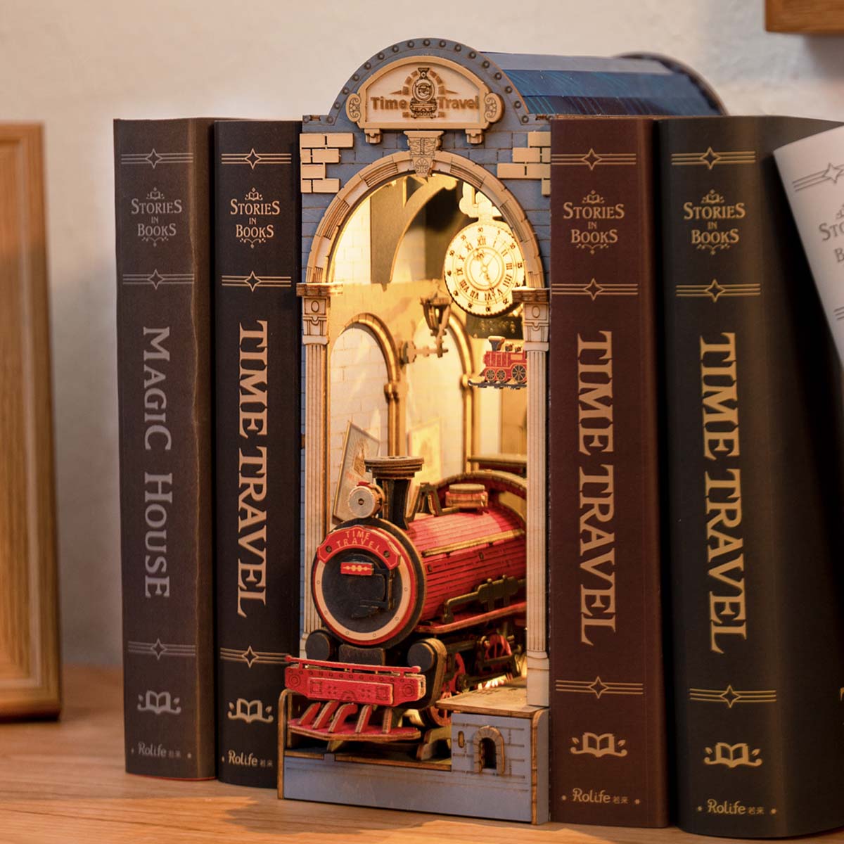 Maison Magic Robotime, Coin livre en bois DIY- maison miniature, TGB03