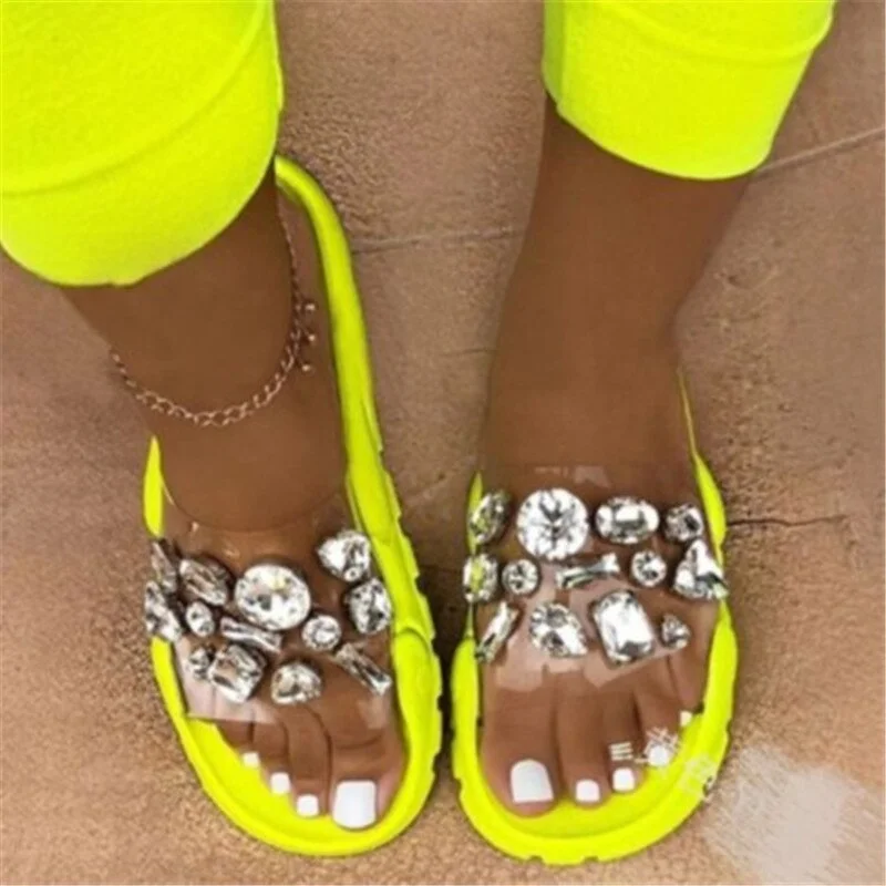 Ladies Summer Slippers With Rhinestone Decoration Bright Color Wedges Soft Slippers Casual Leaky Toe Beach Outdoor Slippers