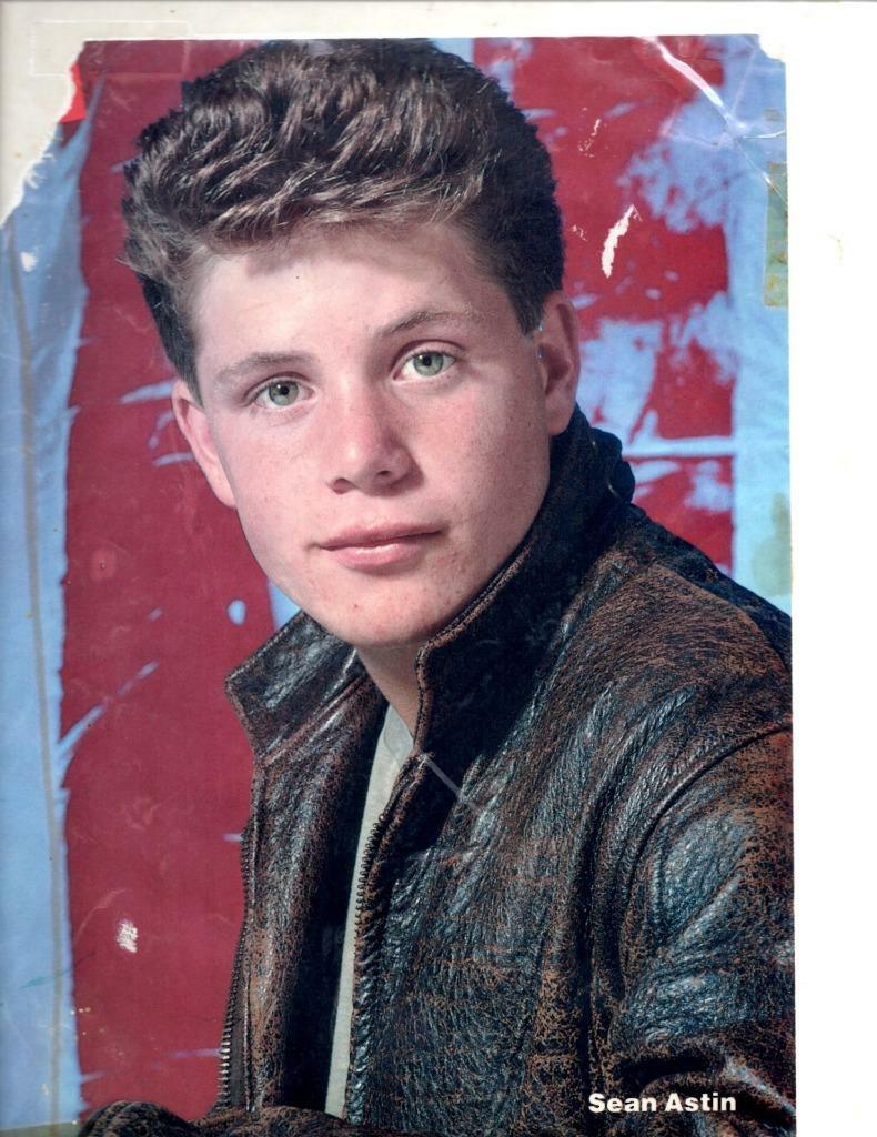 Sean Astin 8x10 Picture Simply Stunning Photo Poster painting Gorgeous Celebrity #2