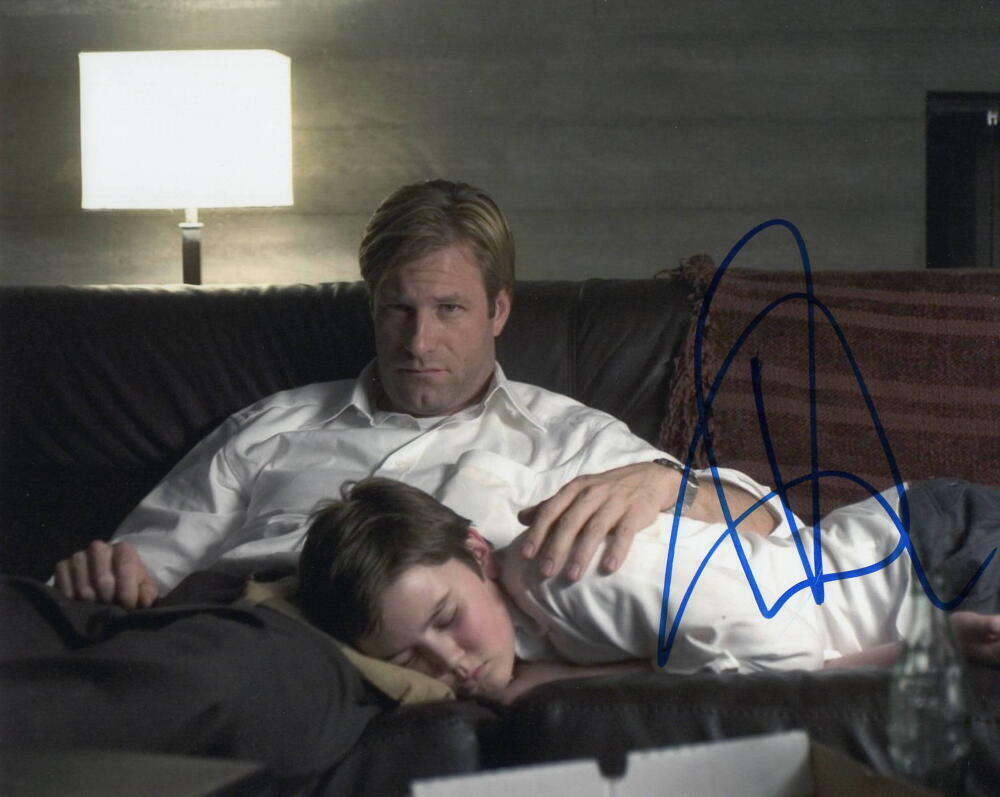 AARON ECKHART SIGNED AUTOGRAPH 8X10 Photo Poster painting - THE DARK KNIGHT STUD, SULLY PAYCHECK