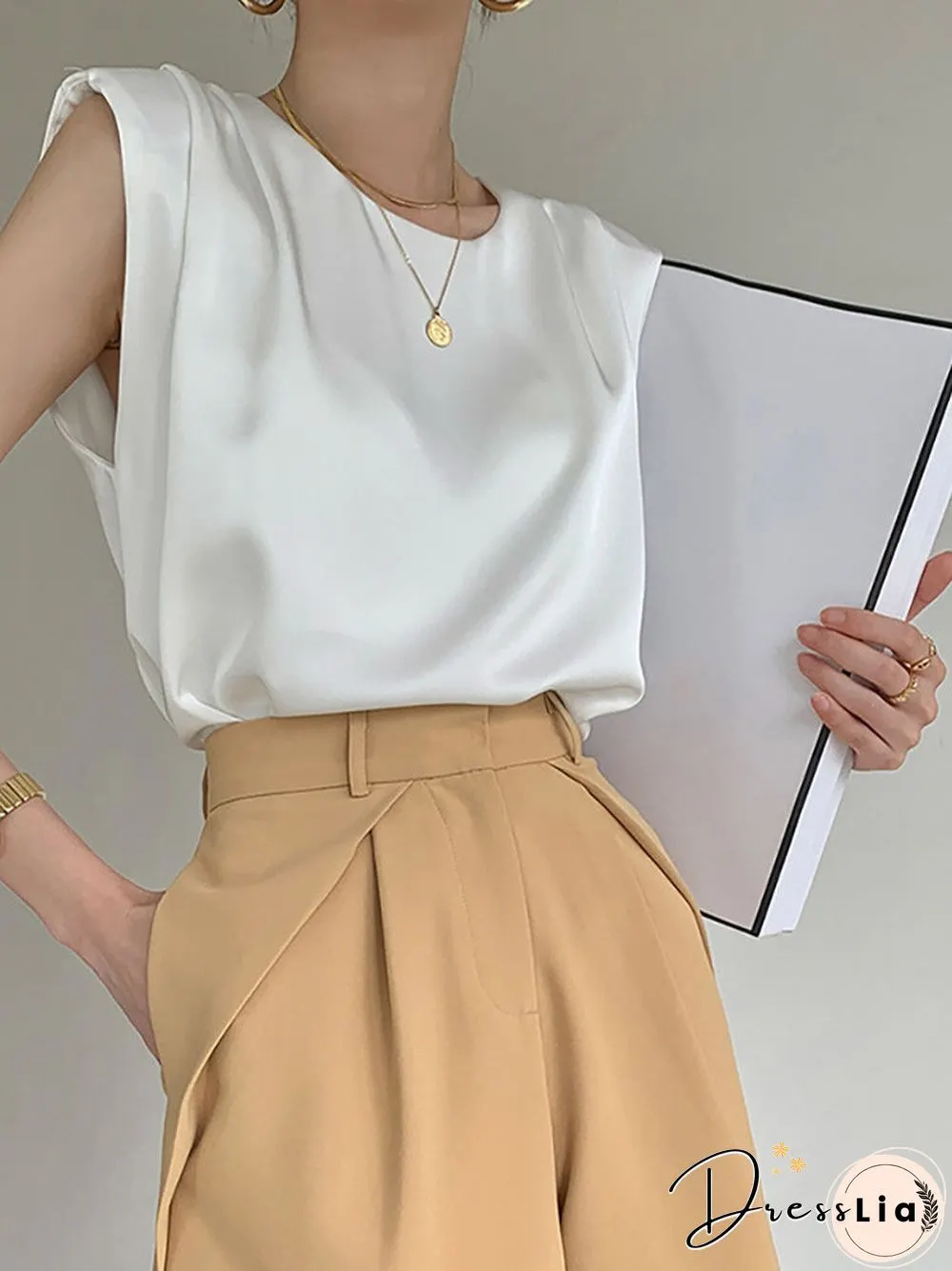 Solid Pleated Sleeveless Crew Neck Keyhole Back Tank Top