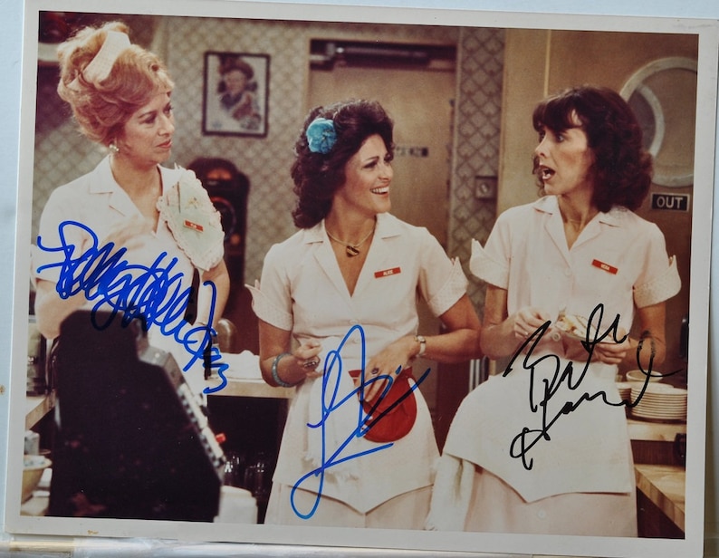 ALICE CAST SIGNED Autographed Photo Poster painting X3 Linda Lavin, Beth Howland, Polly Hollyday wcoa