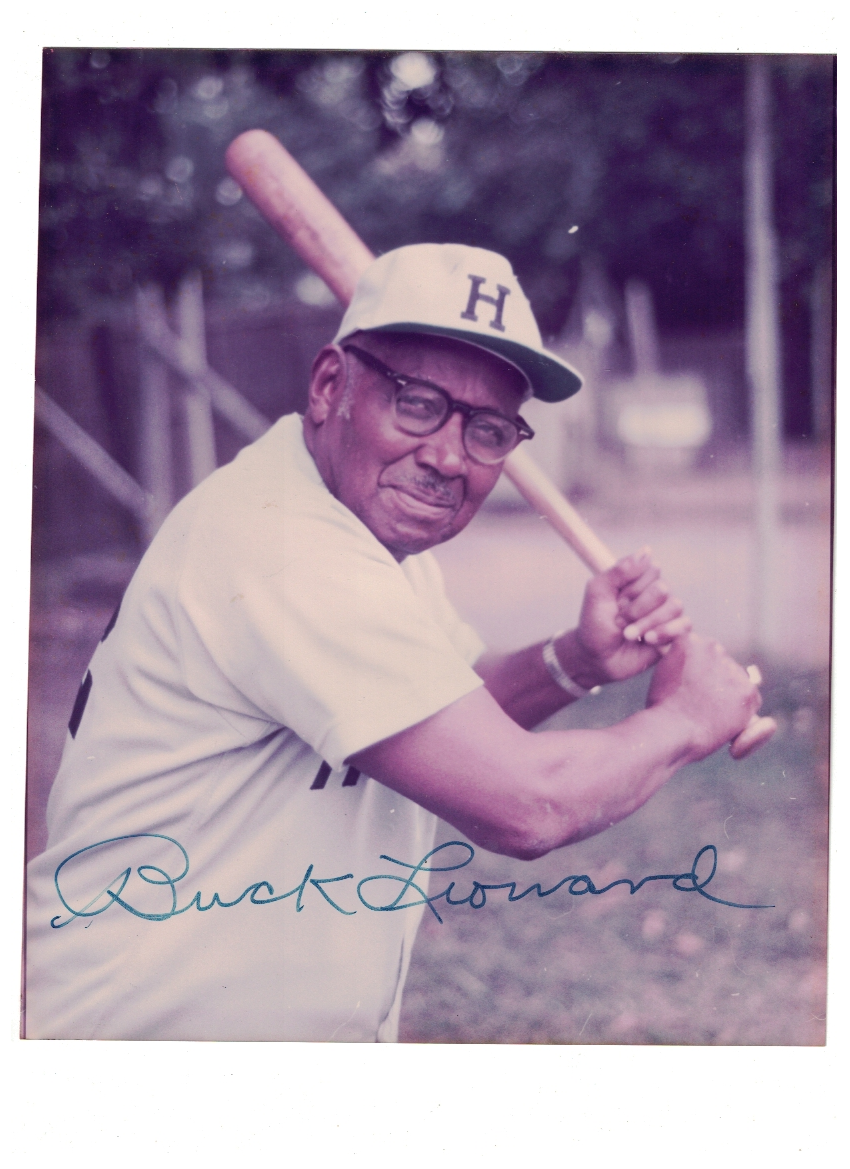 Buck Leonard Negro League Baseball HOF Signed 8 x 10