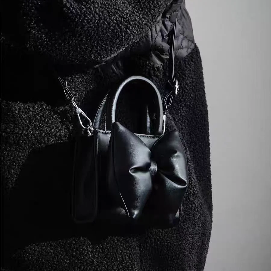 Danccia INCITY "Christmas knot" CROSSBODY BAG  {December only}