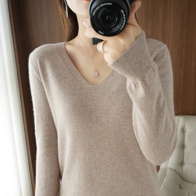 Churchf Churchf The 2023 Fall / Winter New Women's Knit Sweater Pullover Women's V-Neck Bottom Plush Sweater