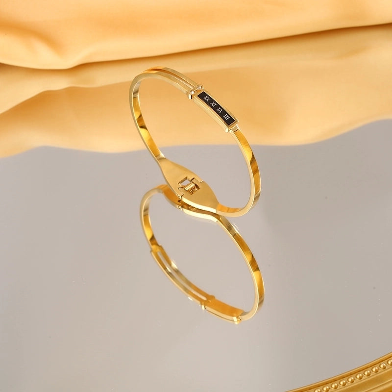 Casual Minimalist Round Heart Shape Butterfly Titanium Steel Zircon Bangle In Bulk