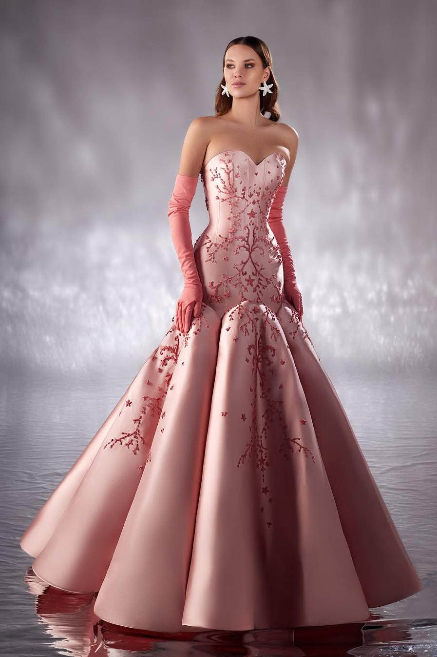Satin Sweetheart Strapless Sleeveless Long Pleated A-Line Prom Dress With Embroidered | WQ0170 Wellcucu