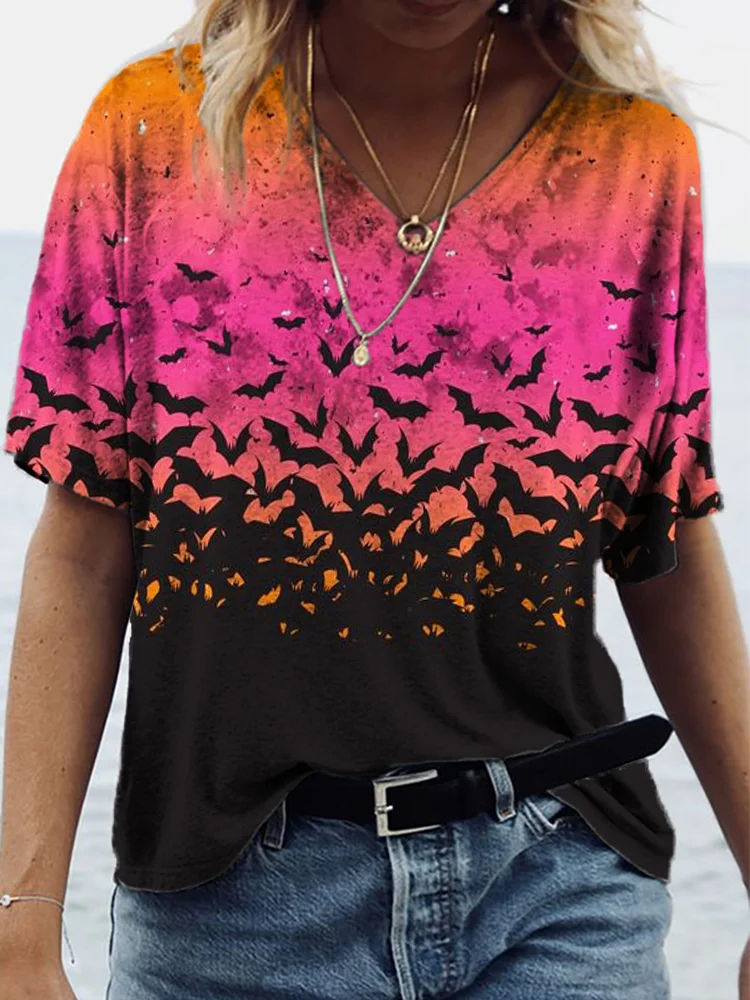 Wearshes Halloween Bats Gradient Art T Shirt