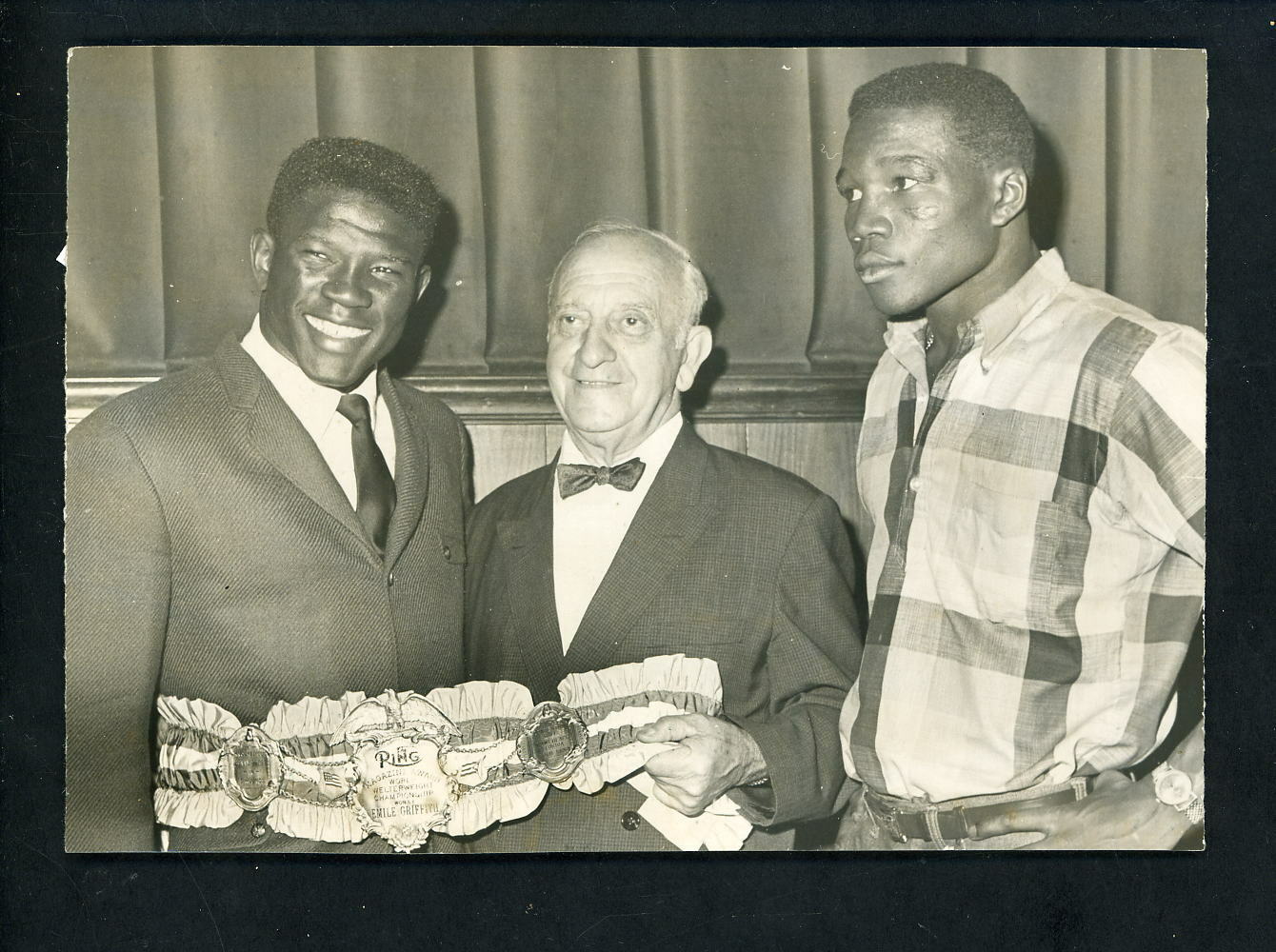 Emile Griffith Nat Fleischer & Benny Paret RING mag belt 1962 Press Photo Poster painting Boxing