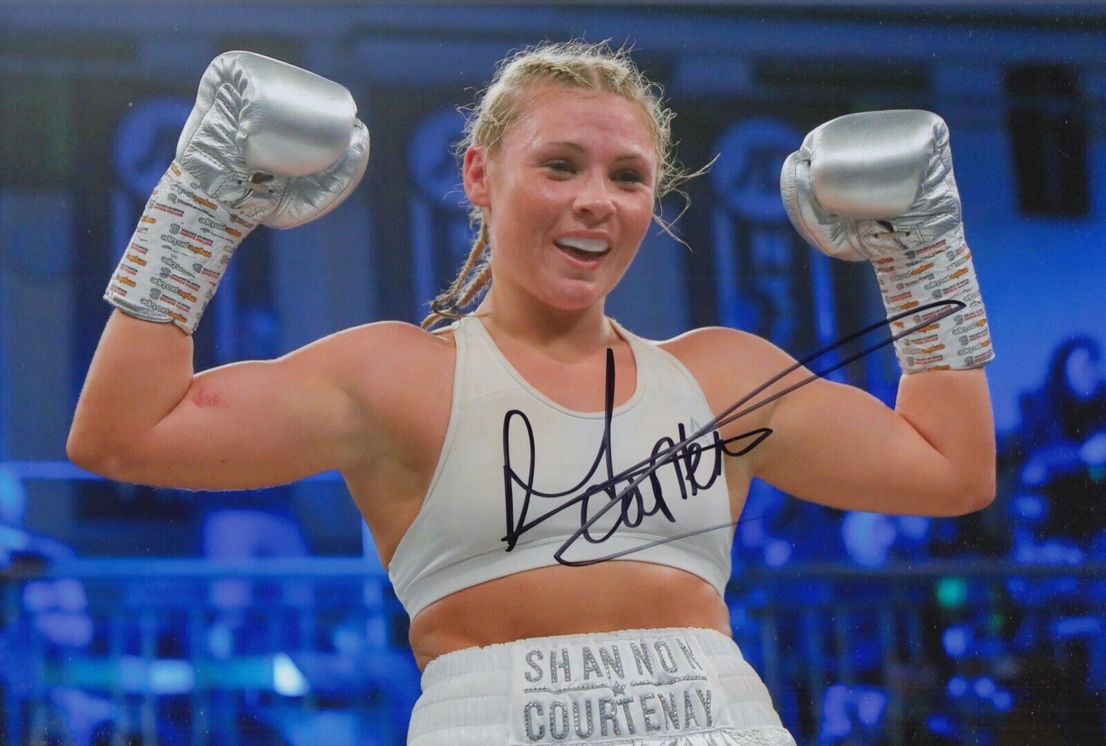 SHANNON COURTENAY HAND SIGNED 12X8 Photo Poster painting BOXING AUTOGRAPH 4