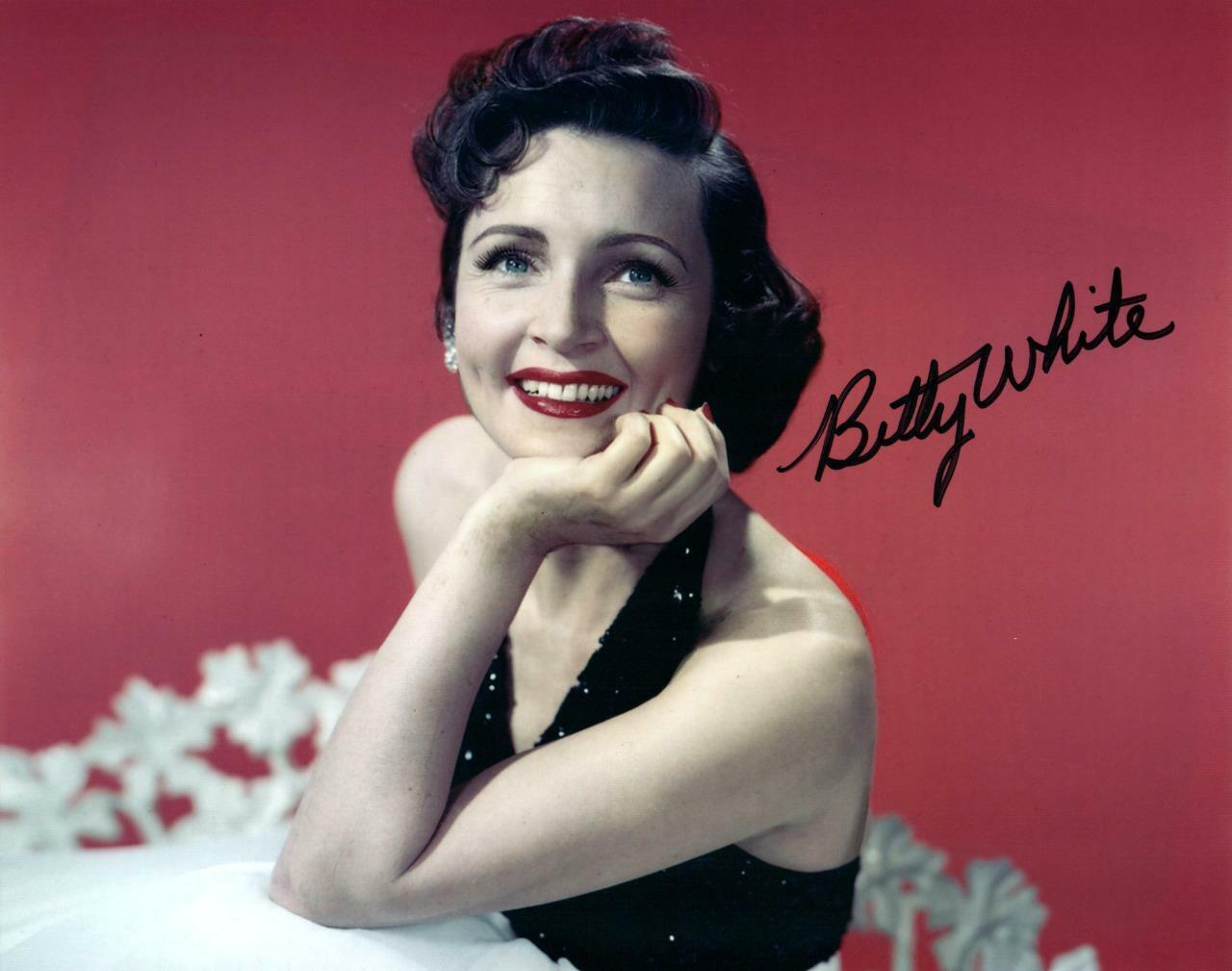 Betty White 8x10 Autographed signed Photo Poster painting Picture and COA