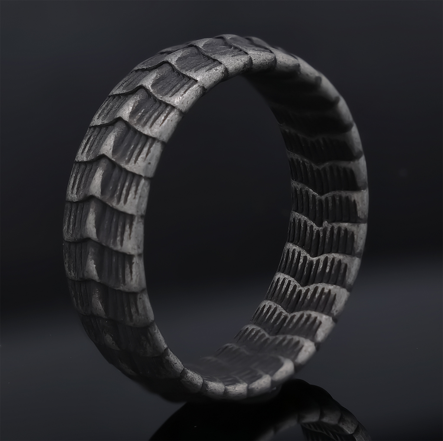 Alloy Ring with Aged Keel Pattern