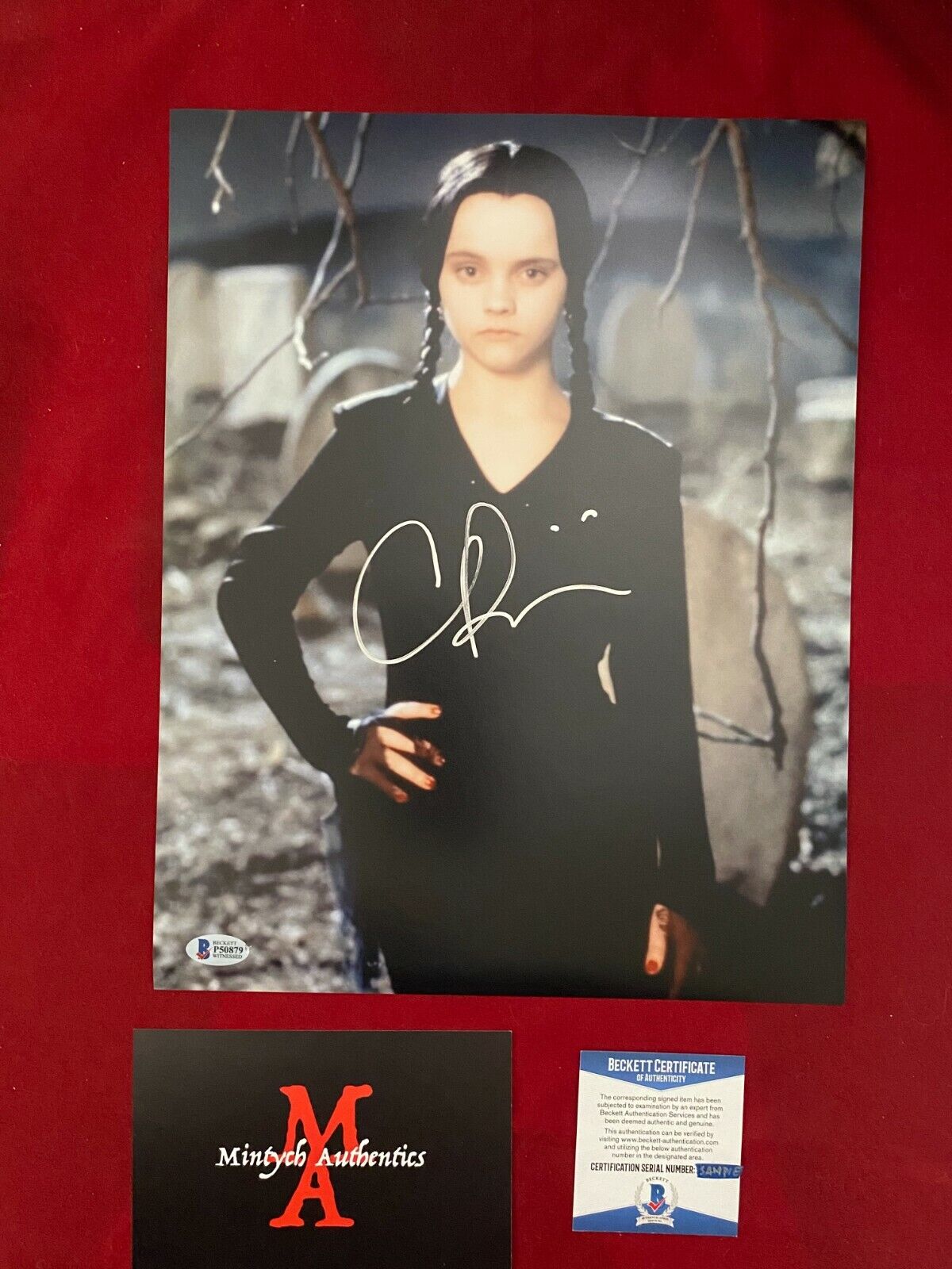 CHRISTINA RICCI AUTOGRAPHED SIGNED 11x14 Photo Poster painting! THE ADDAMS FAMILY! BECKETT!