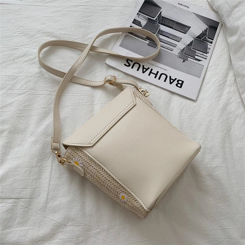 Women's Small Straw Flower Streetwear Weave Bucket Magnetic Buckle Shoulder Bag
