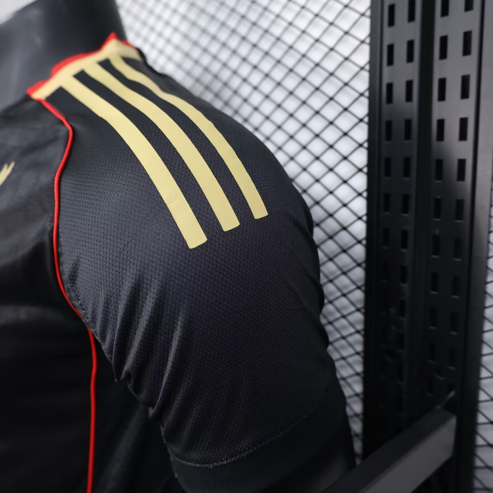 25/26 Liverpool Black Player Version Men's Football T-Shirt