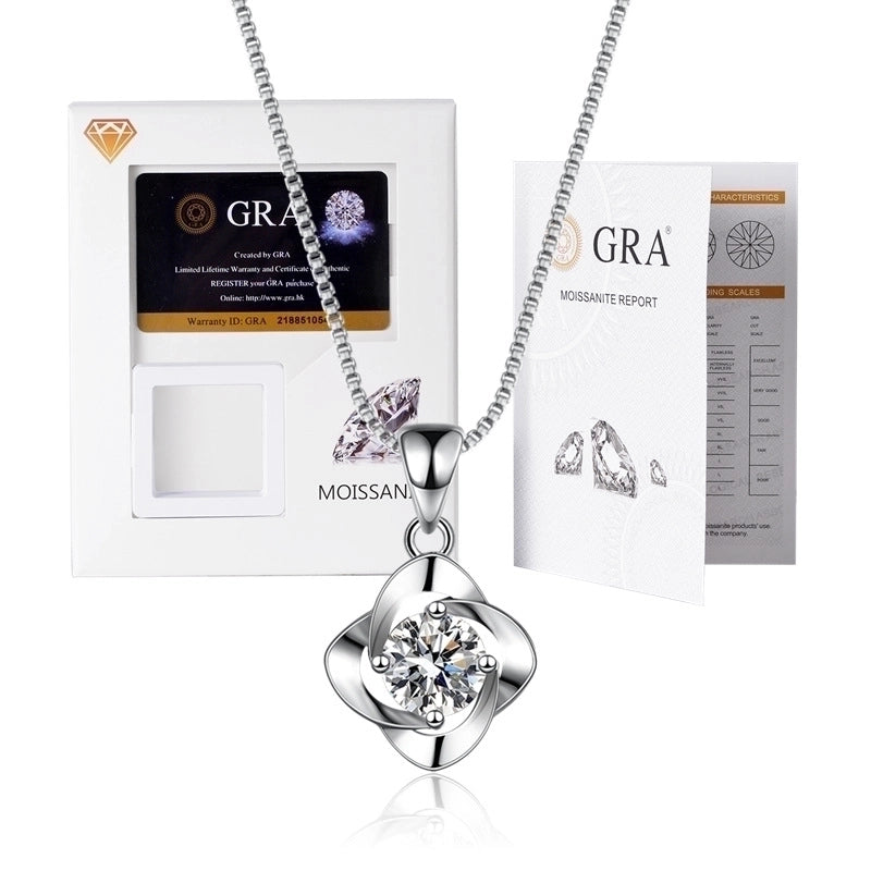 925 Sterling Silver Moissanite Plating Inlay Heart Shape Crown Pendant Necklace