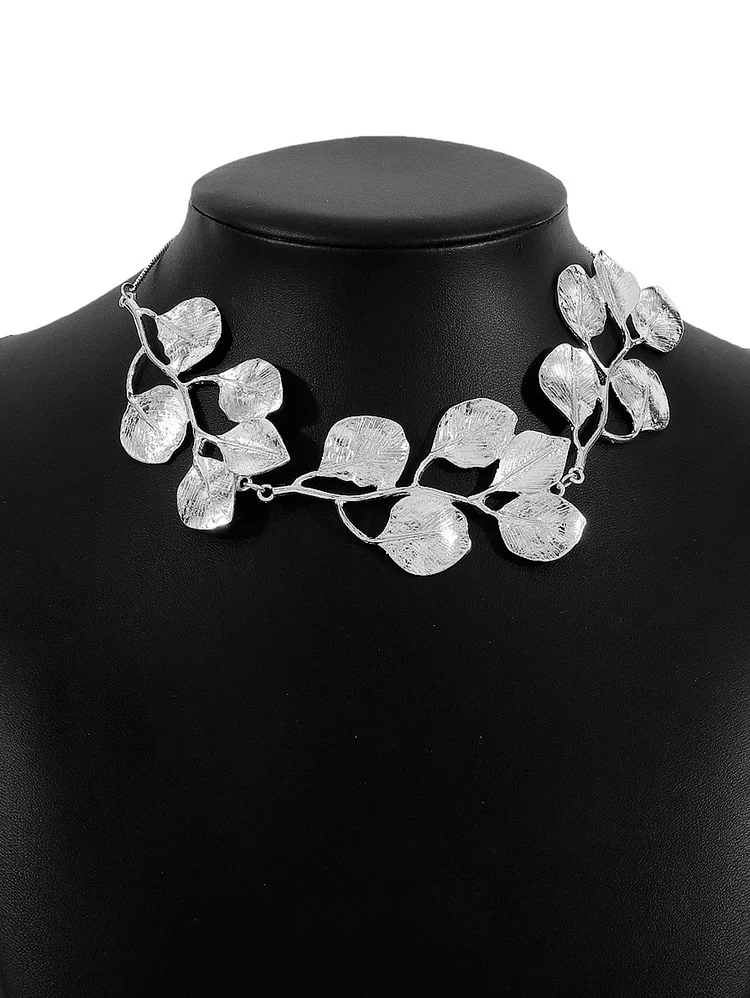 Fashionable Alloy Chain Exaggerated Leaf Pendant Necklaces