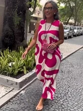 Elegant Sleeveless Summer Dress 