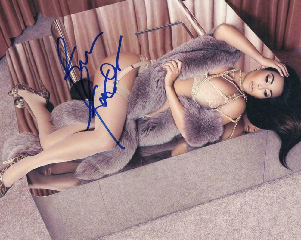 KIM KARDASHIAN SIGNED 8X10 Photo Poster painting AUTOGRAPH REPRINT