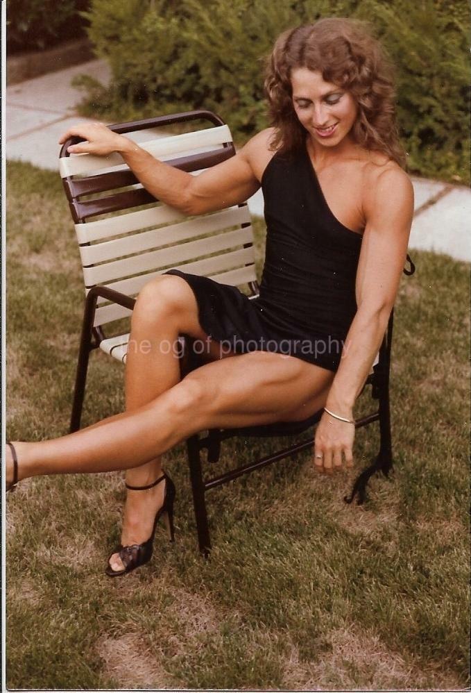 Bodybuilder FOUND Photo Poster painting Color MUSCLE WOMAN Original GIRL EN 22 41 R