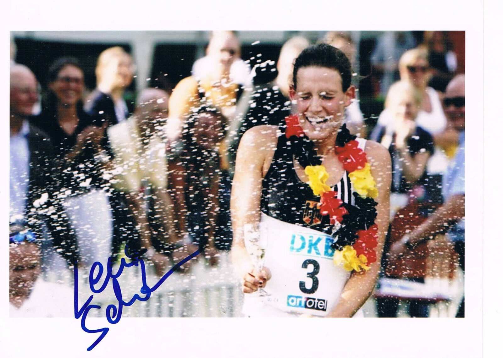 Lena Sch?neborn 1986- autograph 5x7