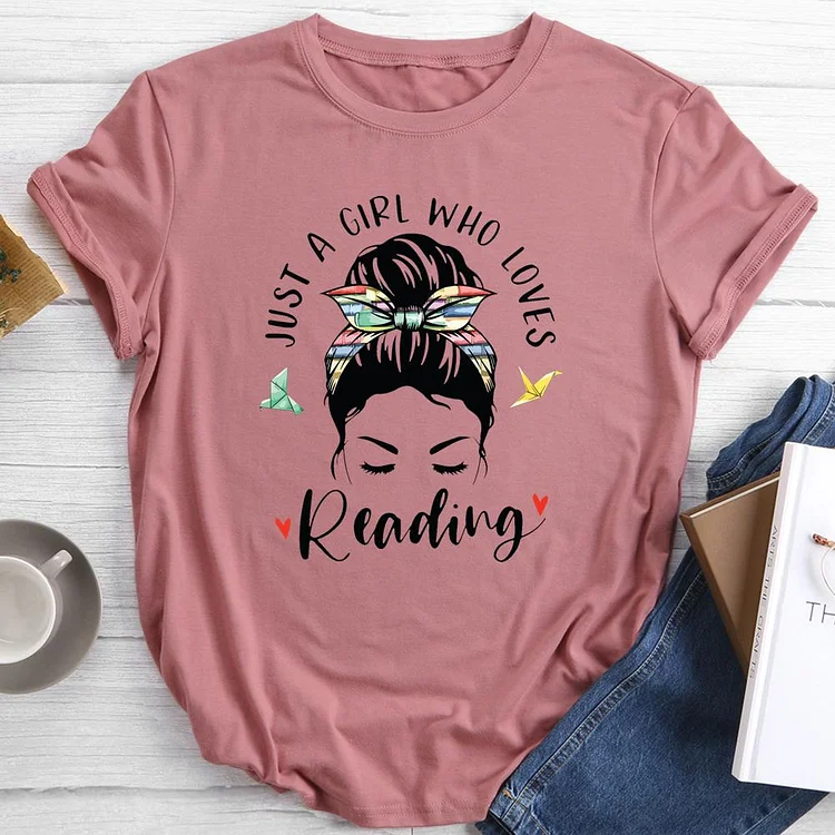 Just a Girl Who Loves Reading Round Neck T-shirt-Annaletters